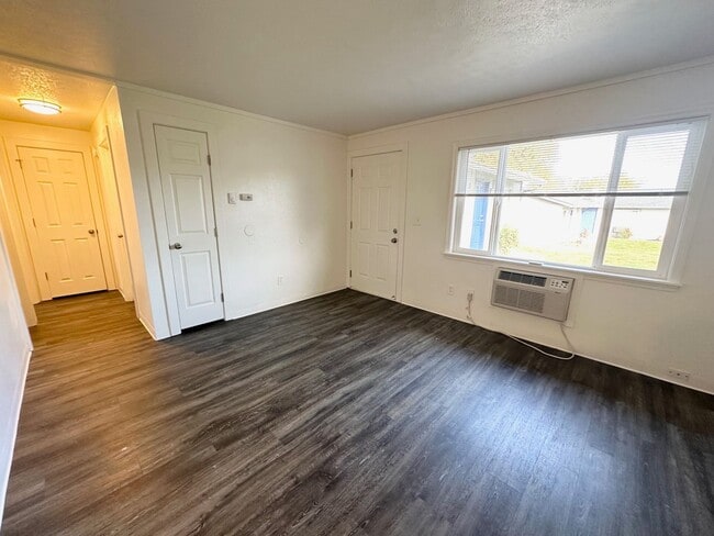 Building Photo - 211 N Indiana Ave