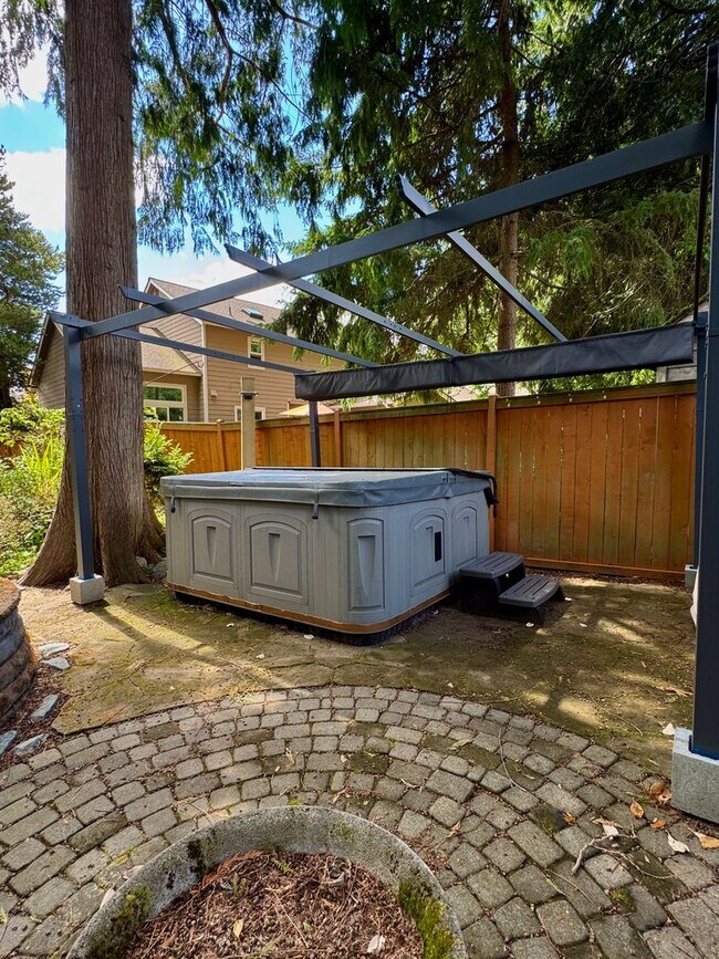 Building Photo - 12726 Plateau Cir NW