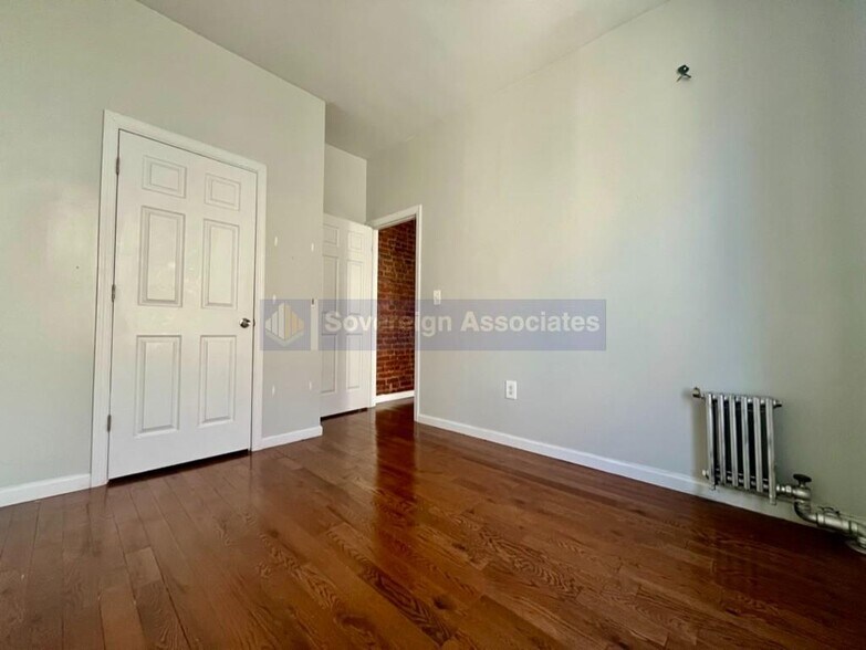 Building Photo - 536 W 158th St