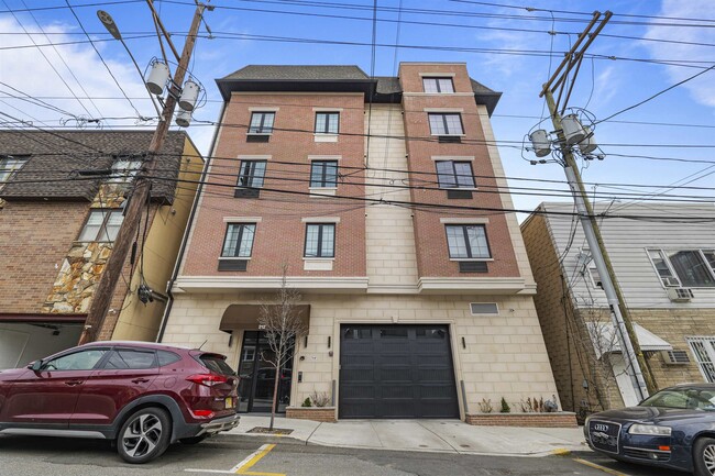 Building Photo - 212 70th St