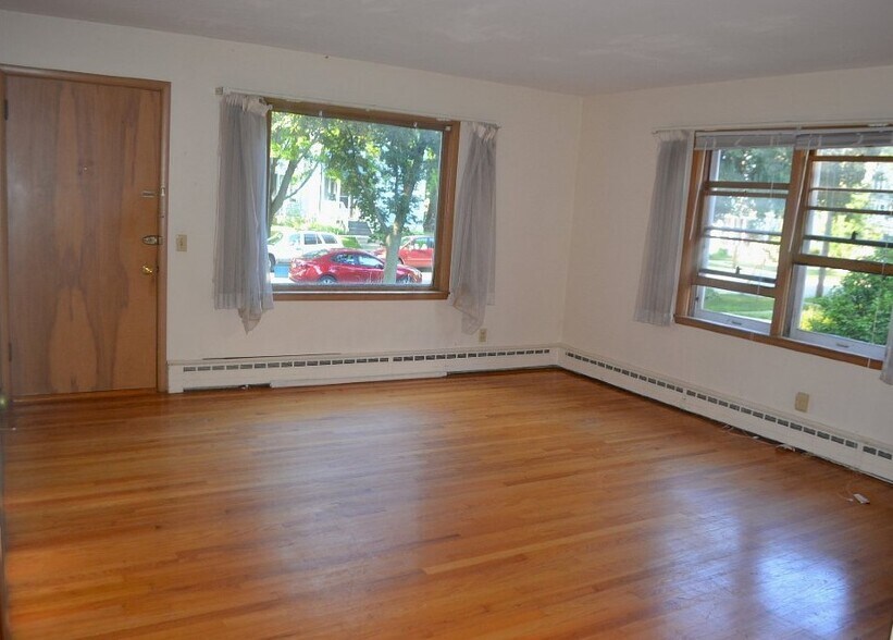 Primary Photo - 1126 Vilas Ave