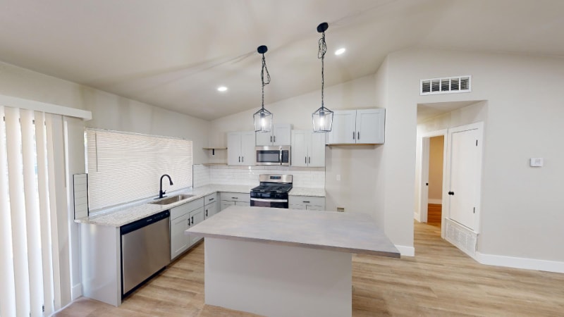 Building Photo - 7323 Glen Arbor Dr