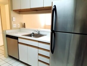 Building Photo - 9701 Westview Dr