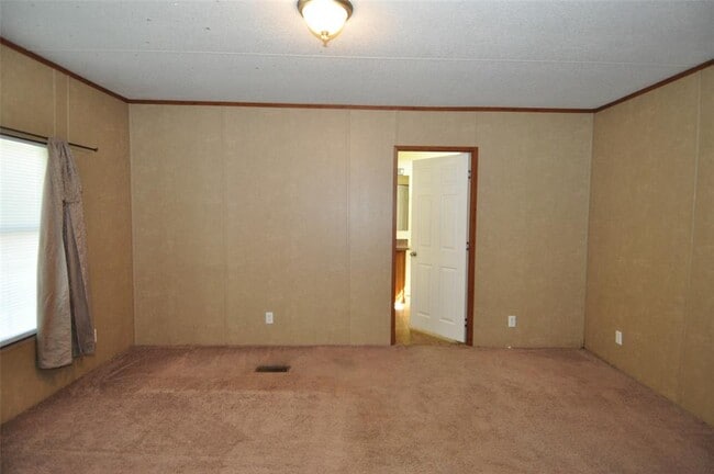 Building Photo - 13021 Dessau Rd