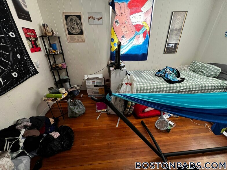 Building Photo - 439 Cambridge St