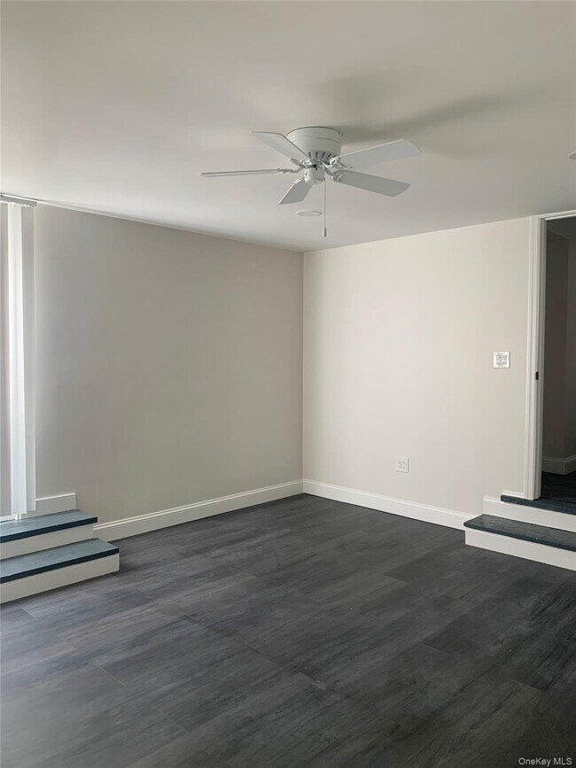 Building Photo - 83 Lake St