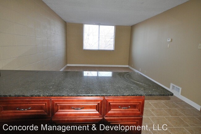 Building Photo - 601 S 18th St