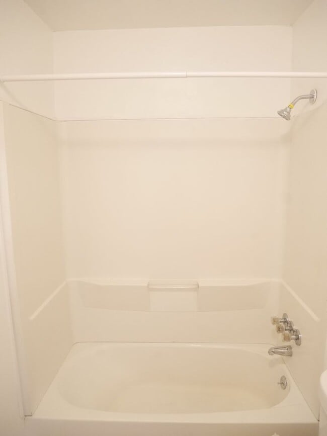 Building Photo - Charming Townhome in Elkton, MD!