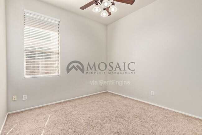 Building Photo - 1112 N Wade Dr