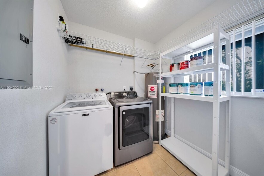 Building Photo - 2814 SW 27th St