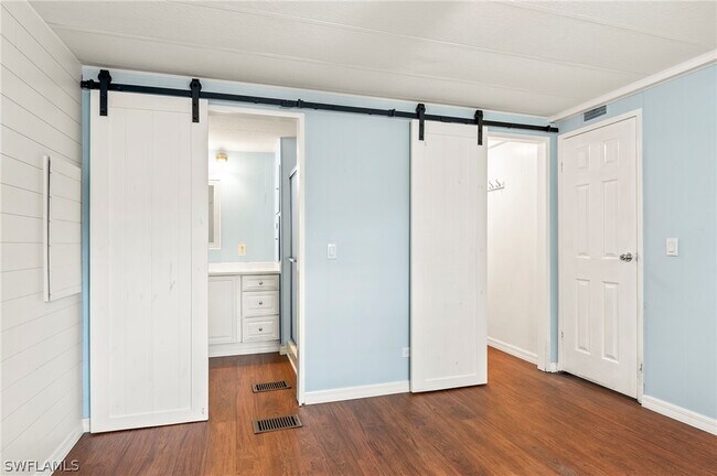 Building Photo - 40 Lemans Dr