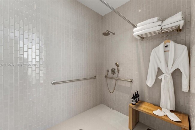 Building Photo - 501 West Ave