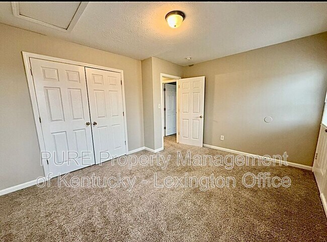 Building Photo - 137 Grinder Ct