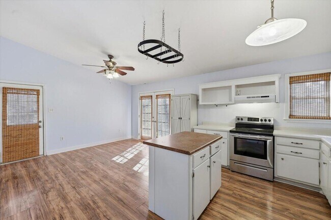 Building Photo - 1206 Arlington St