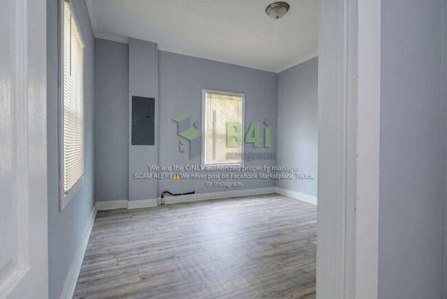 Building Photo - 705 Barnesville St