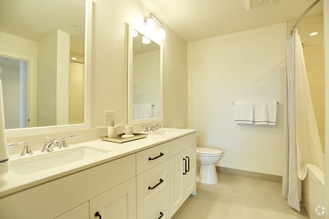 1BR, 1BA + Den - 850 SF - Mera