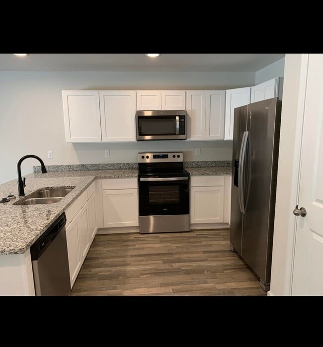 Building Photo - 103 Cora Rd