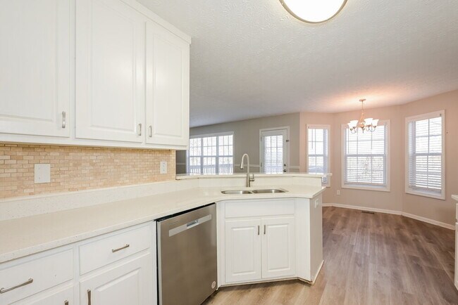 Building Photo - 2152 Glen Hope Ln