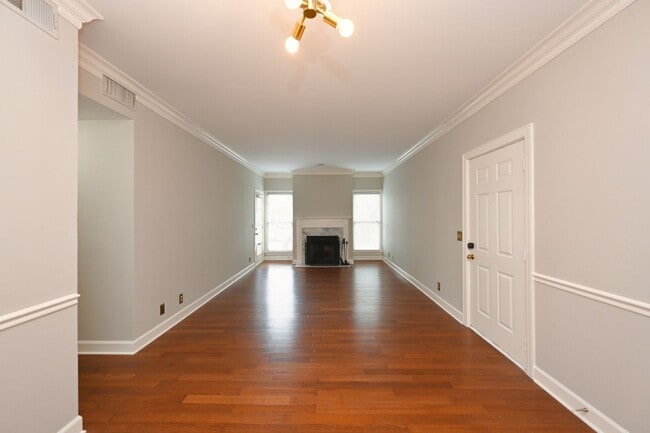 Building Photo - **UPDATED FIRST-FLOOR CONDO IN DESIRABLE P...