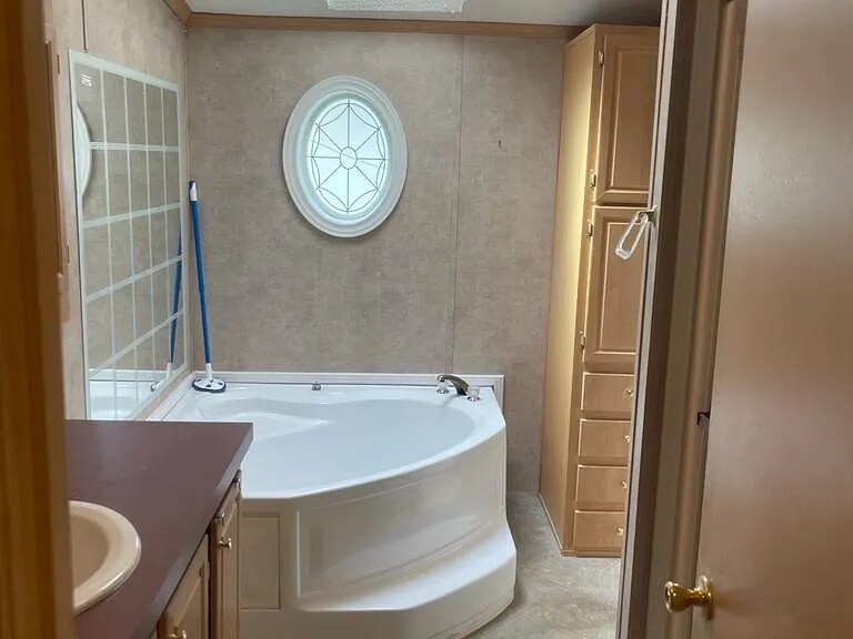 Building Photo - 37 Hubbard Ave