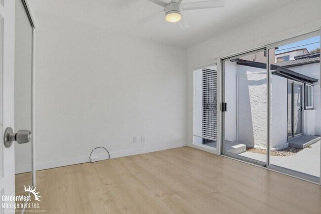 Building Photo - Stylish 4Bdm 2Ba Main House in Tri-Plex!