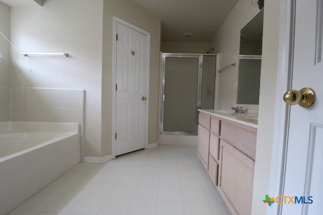 Building Photo - 503 Osman Dr