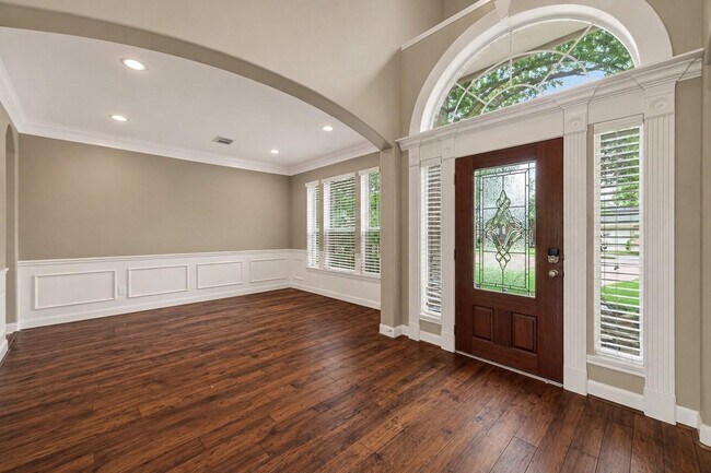 Building Photo - 28602 Hayden Park Dr