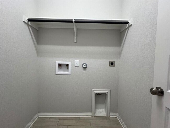 Building Photo - 124 Old Stage Coach Rd