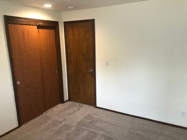Building Photo - Three Bedroom with RV Pad in North Salem