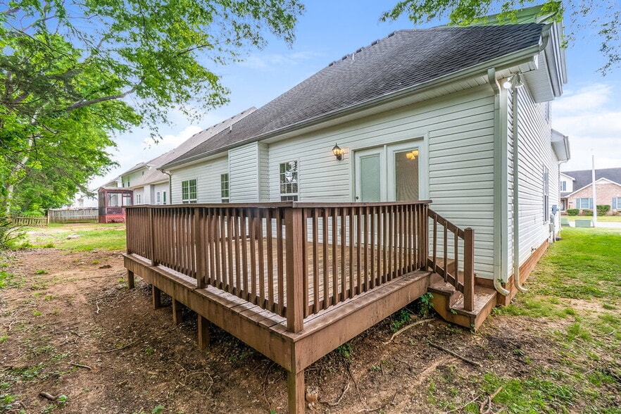 Building Photo - 2137 Aberdeen Cir