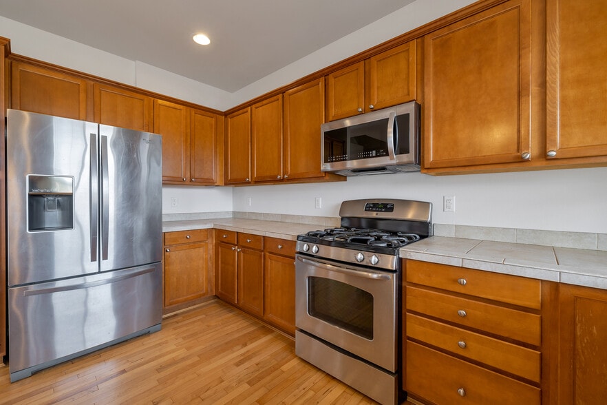 Building Photo - 5202 S 214th Way