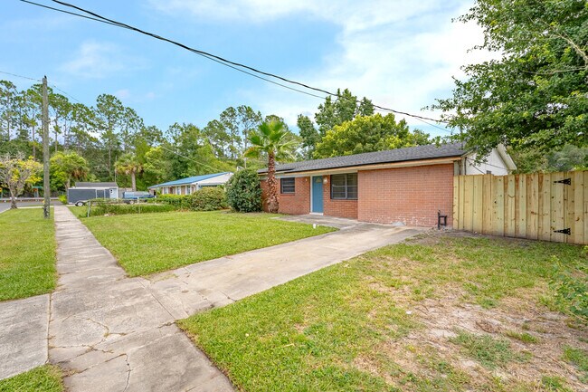 Building Photo - 7218 Zapata Dr