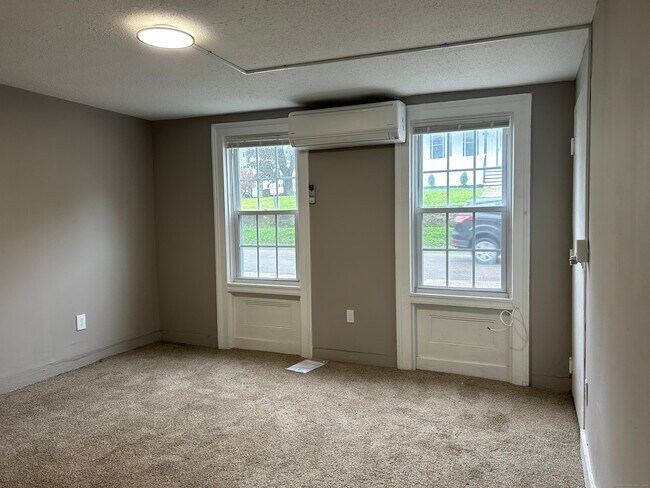 Building Photo - 92 Boswell Ave