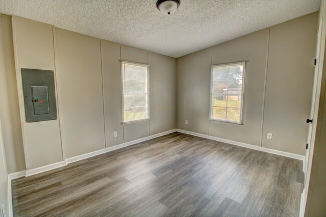 Building Photo - 106 7 Hawks Trail