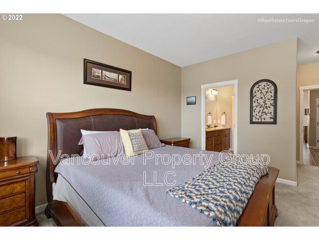 Building Photo - 2707 NE 131st Ct