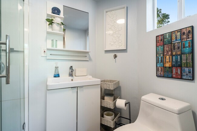 Building Photo - 2402 52nd St S