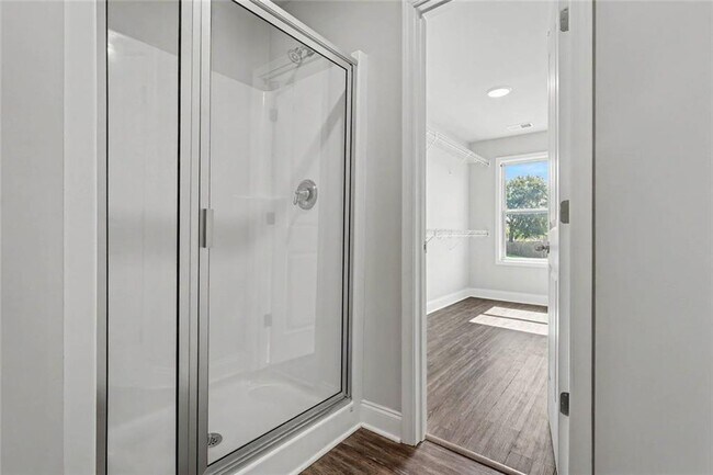 Building Photo - 350 McGiboney Ln