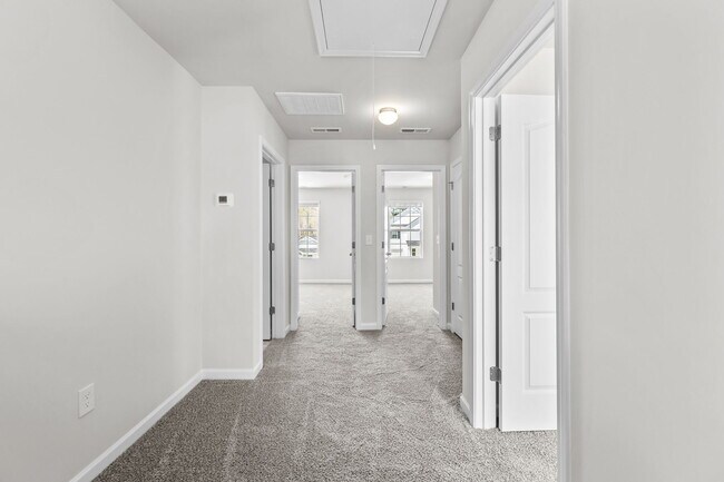 Building Photo - 705 Conductor Ct