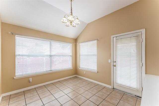 Building Photo - 2832 Bluffview Dr
