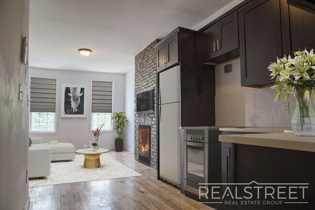 Primary Photo - New 1 BED in East Williamsburg!