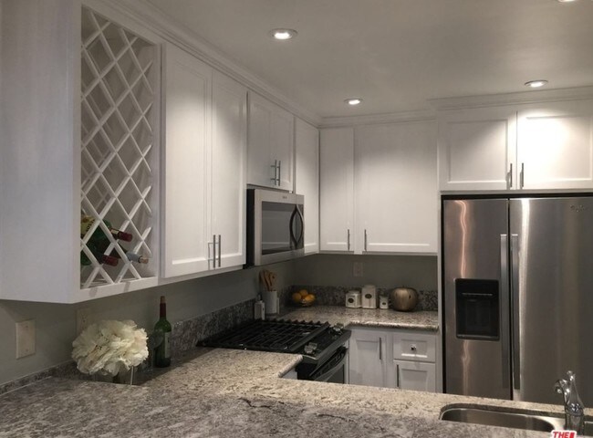 Building Photo - 1125 Pico Blvd