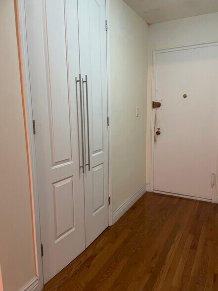 Building Photo - 2665 Homecrest Ave
