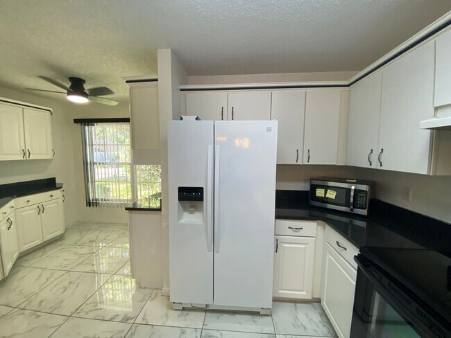 Building Photo - Home for rent in 55+ gated community