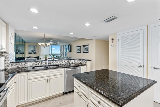 Building Photo - 2700 N Hwy A1A