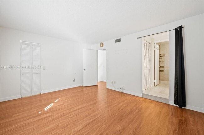 Building Photo - 1017 NW 124th Ave