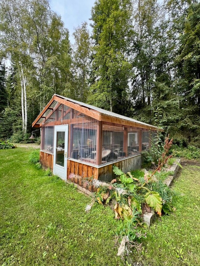 Building Photo - Charming 3-Bedroom Home on 5.84 Acres – Pe...