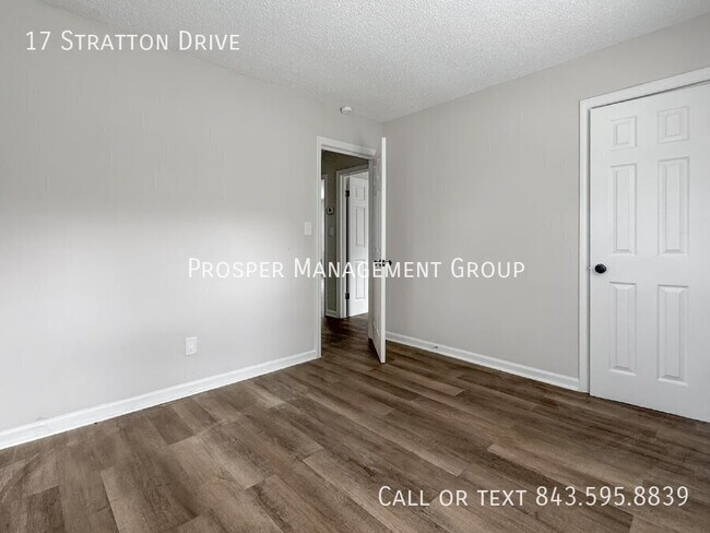 Building Photo - 17 Stratton Dr