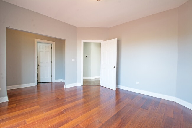 Building Photo - 2801 W Ardmore Ave