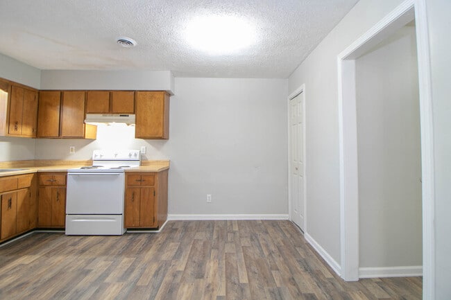 Building Photo - 404 -12 Thompsonville Lane