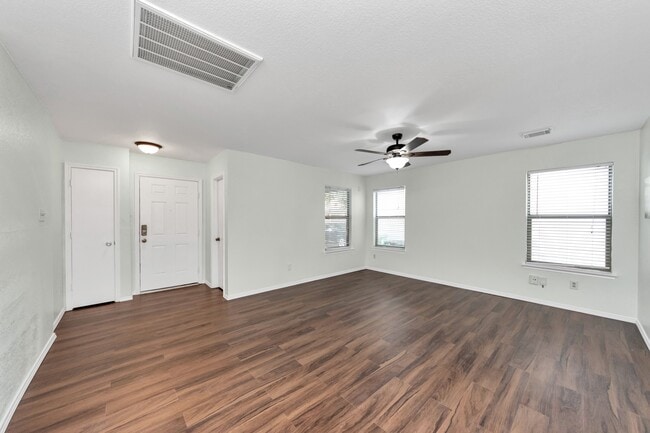 Building Photo - 2610 Skyview Shadows Ct